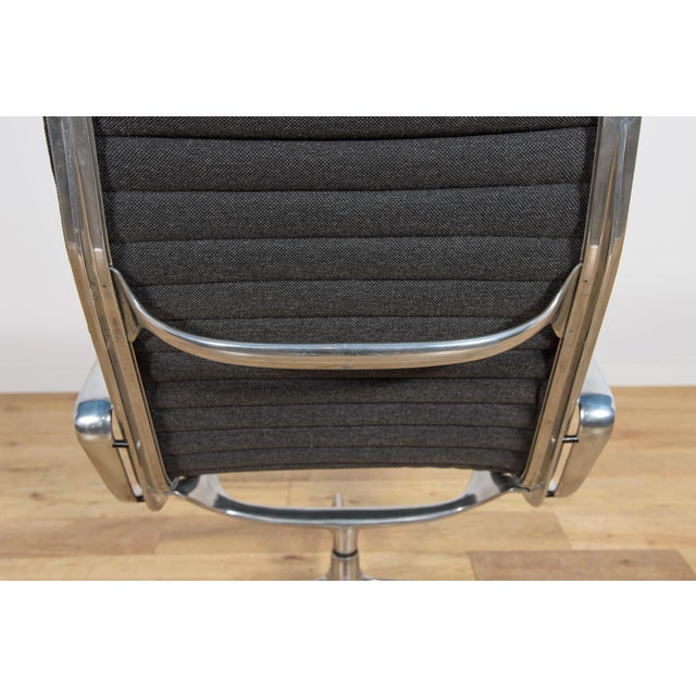 EA124 Lounge Chair by Charles & Ray Eames for Herman Miller, United States, 1980s For Sale - Image 12 of 18