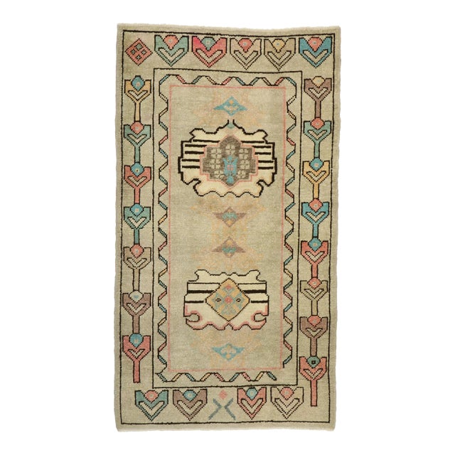 Vintage Turkish Oushak Rug - 03'01 X 05'06 For Sale