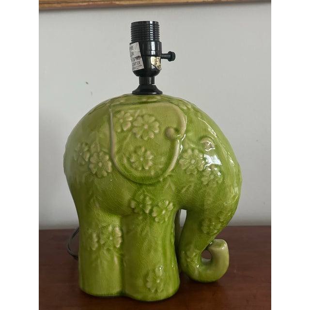 Ceramic Whimsical Ceramic Elephant Lamp With Daisies For Sale - Image 7 of 8