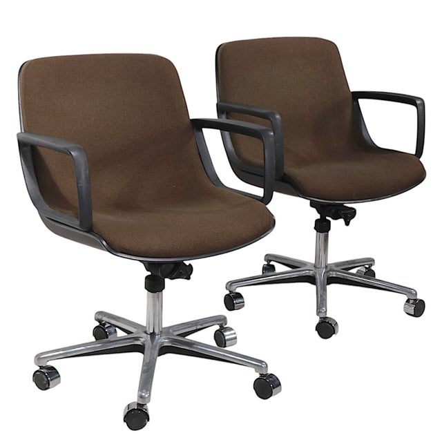 Brown Pair of Vintage Swivel Tilt Office Chairs Attributed To Steelcase, Circa 1970's For Sale - Image 8 of 12
