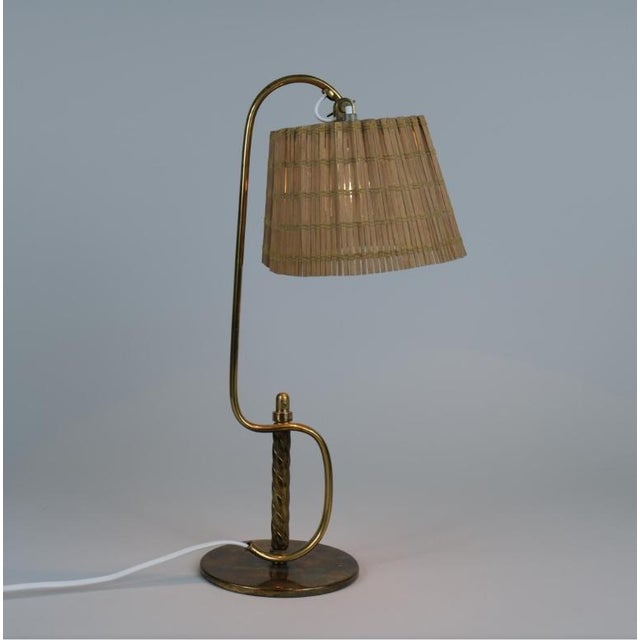 1940s Rare Paavo Tynell 'S' Table Lamp 9202 in Full Brass & Rattan Shade For Sale - Image 5 of 7