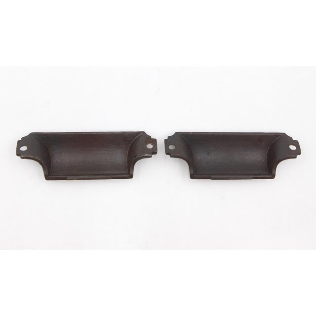Traditional Pair of Mid 20th Century Black Cast Iron Windsor Drawer Bin Pulls For Sale - Image 3 of 3