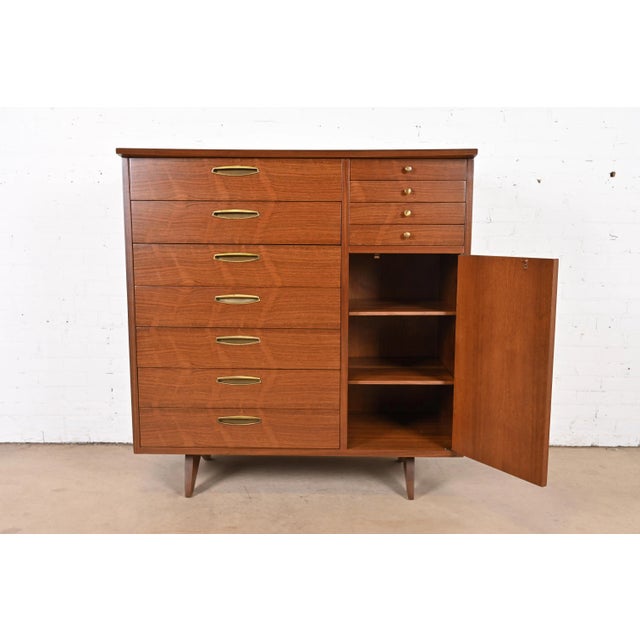 George Nakashima Sculpted Walnut Gentleman's Chest for Widdicomb, Newly Restored For Sale In South Bend - Image 6 of 12