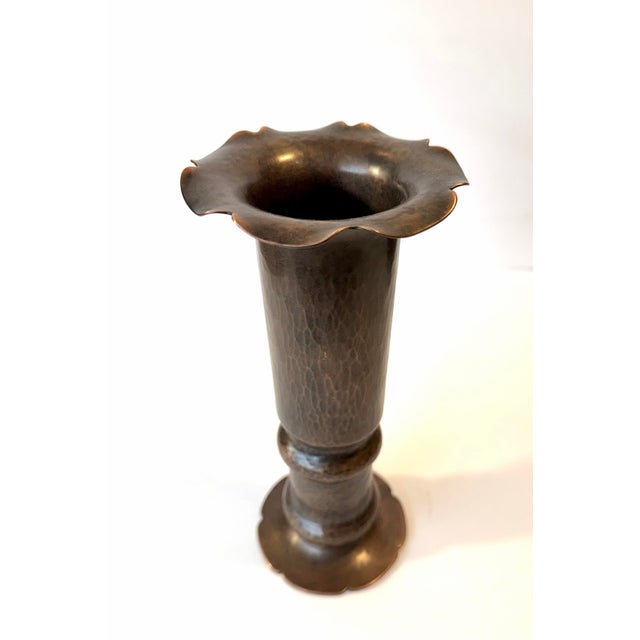 Signed Frans Gyllenberg Hand Hammered Copper 9” Floriform Vase - Boston Arts and Crafts Society C. 1910. For Sale - Image 6 of 12