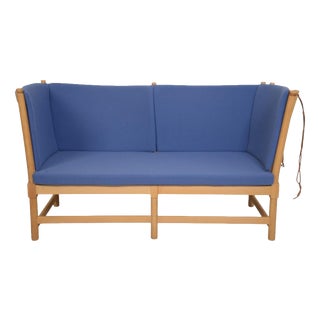 Spokeback Sofa in Blue Fabric by Børge Mogensen, 1994 For Sale