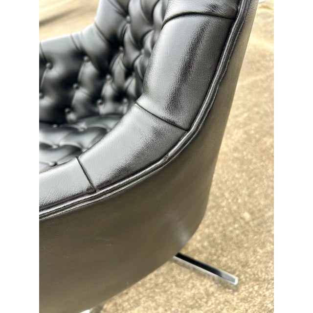 1950s Tufted Black Leather Swivel Chair for Davis Furniture For Sale - Image 13 of 17