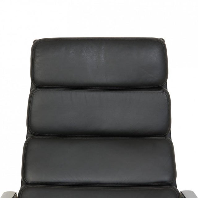 EA222 Lounge Chair in Black Leather by Charles Eames, 2000s For Sale - Image 3 of 18