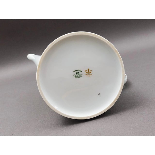Mid 20th Century Vista Alegre Portugal Anne White & Gold Porcelain Lidded Coffee Tea Pot For Sale - Image 9 of 9