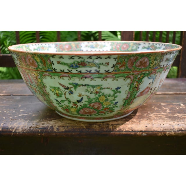 Ceramic Chinese Export Rose Medallion Punch Bowl of the 19th Century For Sale - Image 7 of 8
