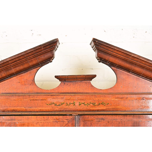 Wood Baker Furniture Style Georgian Carved Mahogany Hand Painted Breakfront Bookcase Cabinet, Circa 1940s For Sale - Image 7 of 15