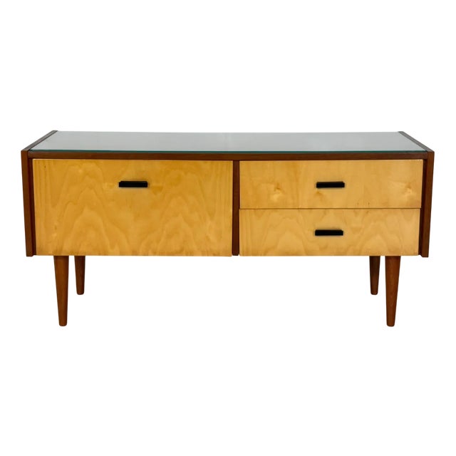 Vintage Chest of Drawers in Wood For Sale