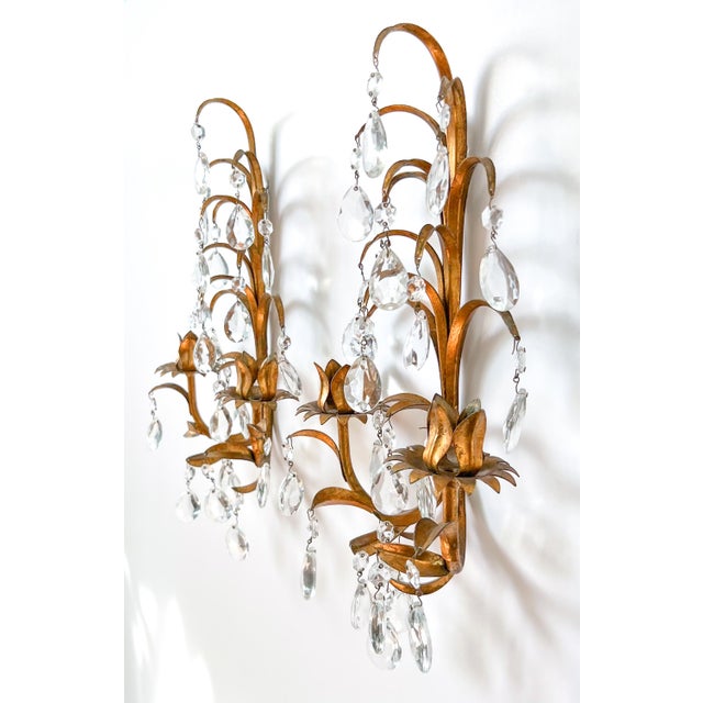 Hollywood Regency Pair of Vintage Italian Gold Gilt Tole Wall Sconces With Crystal Prisms – Hollywood Regency / Florentine For Sale - Image 3 of 9