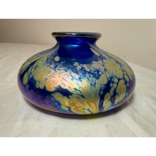 Vintage Hand Blown Kent Fiske Blue Iridescent Art Glass Splatter Vase Sculpture For Sale - Image 10 of 14