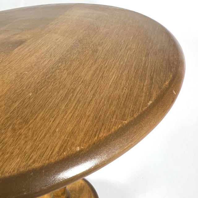 1990s Vintage MCM Ethan Allen Heirloom Maple Nutmeg Round Side Table For Sale - Image 5 of 10