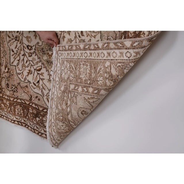 1950s Vintage Turkish Floral Rug in Neutral Colors 5'5'' X 8'6'' For Sale - Image 5 of 8