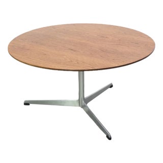Early Round Teak Coffee Table by Arne Jacobsen for Fritz Hansen, 1960s For Sale