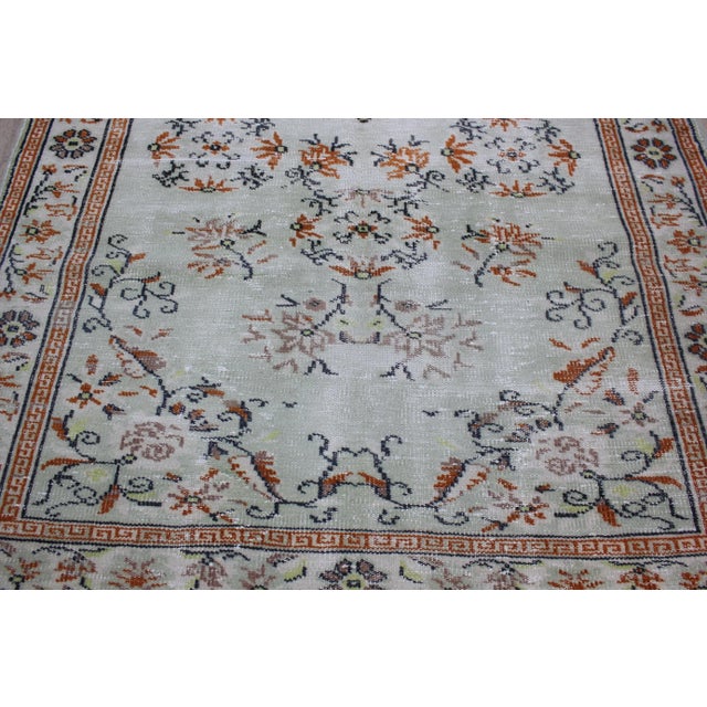 1950s Chinese Art Deco Vintage Handmade Floral Desing Natural Wool Area Rug For Sale In Sacramento - Image 6 of 13