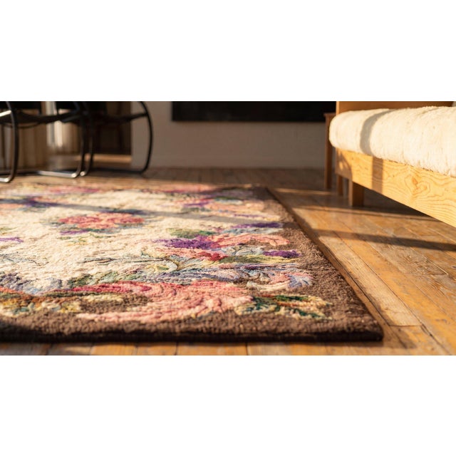 1930s Ivory Floral Folk Art Antique American Hooked Rug 3'1" X 6'1" Handknotted Wool Carpet For Sale In New York - Image 6 of 7