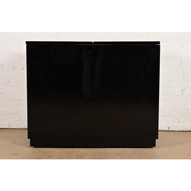 1980s Milo Baughman Style Modern Art Deco Burl Wood Bar Cabinet by Henredon For Sale - Image 15 of 16