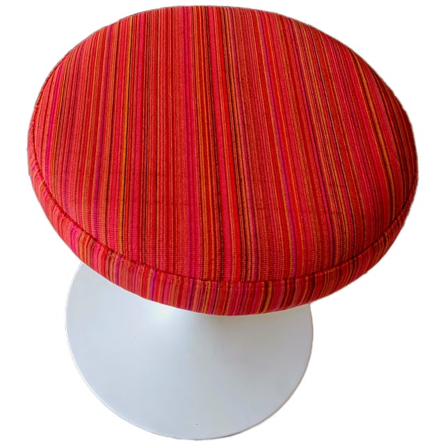 1950s 1950s Magnificent Set of Four Original Eero Saarinen Knoll Tulip Swivel Stools Professionally Restored With Knoll / Maharam Fabric For Sale - Image 5 of 14