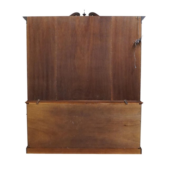 Pennsylvania House Banded Mahogany Traditional Chippendale Style 71" Breakfront Lighted Display China Cabinet 13-3607 For Sale - Image 13 of 15