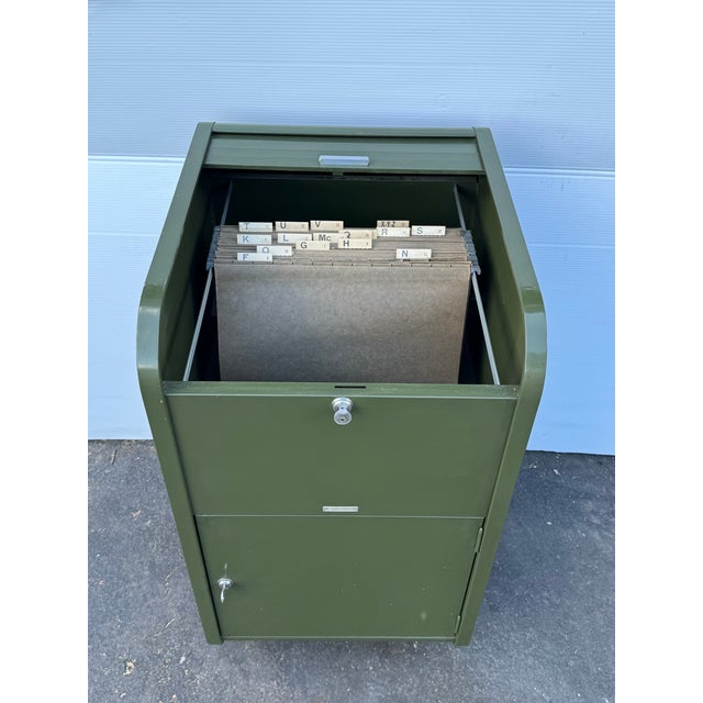1950s Avocado Green Locking Metal Waterfall Rolltop File Cabinet Safe For Sale In Philadelphia - Image 6 of 13