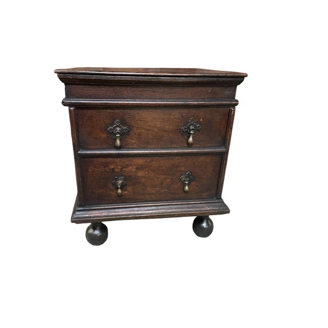 18th Century Oak Close Stool in Oak and Brass, 1700 For Sale - Image 5 of 5