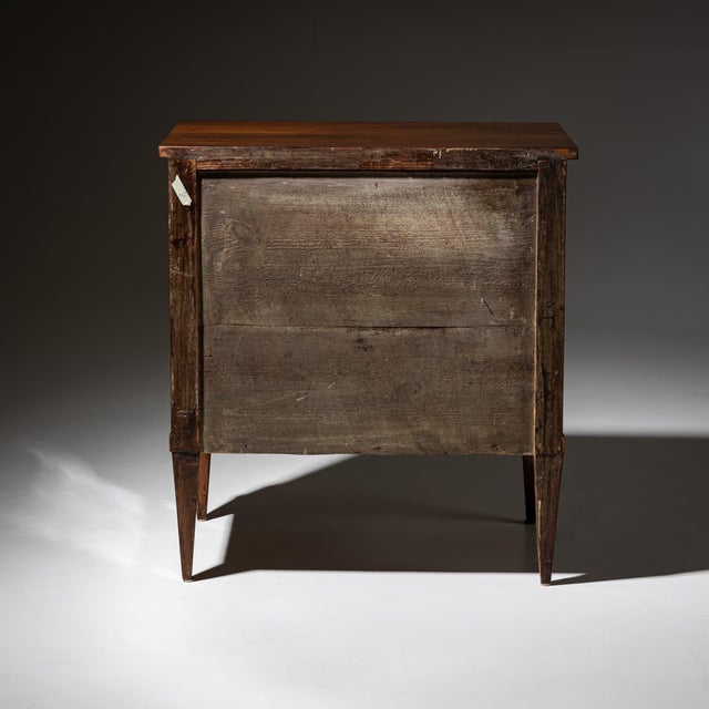Brown Early Biedermeier Chest of Drawers with Marble Pilasters, Berlin, 1800 For Sale - Image 8 of 9