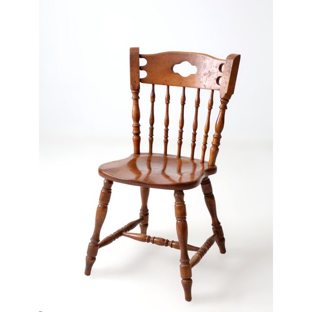 An early 20th century Richardson Brothers side chair showcasing classic Colonial Revival design and timeless American...