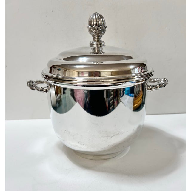 Vintage Silverplate Ice Bucket With Glass Liner – English Silver Mfg. Corp. For Sale - Image 4 of 12