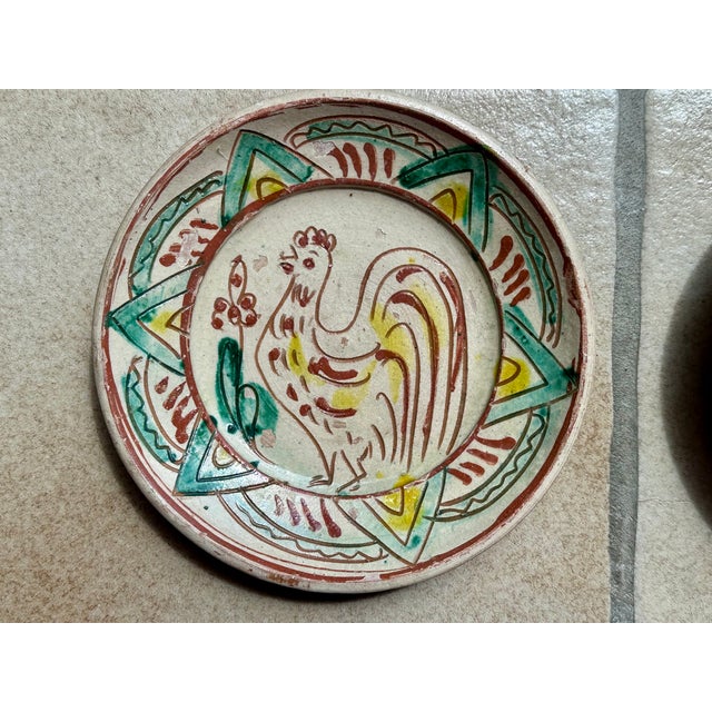 Hand-Painted Hutsul Wall Plates with Rooster Motif, Romania, 1950s, Set of 2 For Sale - Image 4 of 13