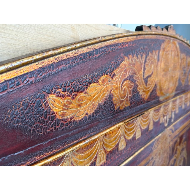 19th Century Italian Polychrome Queen Headboard in Garnet and Gold For Sale - Image 4 of 5