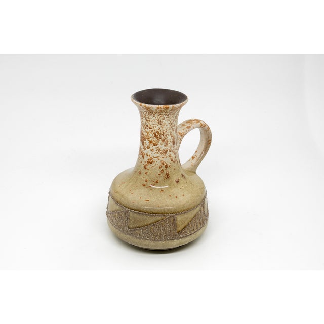 Mid-Century Modern Vase from Unbekannt, in Very Good conditions. Designed 1970 to 1979 This piece is attributed to the...