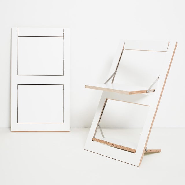 Contemporary Fläpps Folding Chair in White from Ambivalenz For Sale - Image 3 of 4