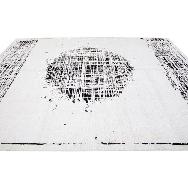 2020s 2020s White & Black Modern Moroccan Style Wool Rug With Minimalist Abstract Design For Sale - Image 5 of 7