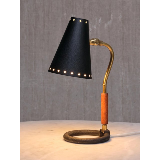 Boréns Borås Table Lamp in Brass, Wood and Lacquered Metal, Sweden, 1950s For Sale - Image 4 of 12