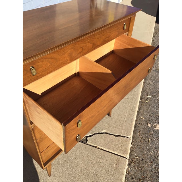 Vintage Circa 1960 Mid-Century Modern Bassett "Mayan" Chest of Drawers. For Sale In Denver - Image 6 of 11
