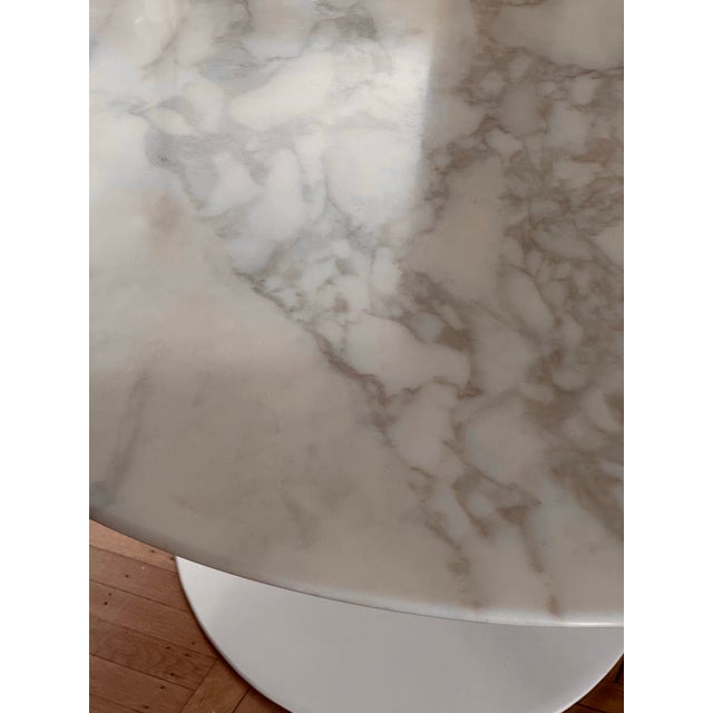 Attributed to Knoll Saarinen Pedestal Dining Table With Calacatta Marble Top For Sale In New York - Image 6 of 7