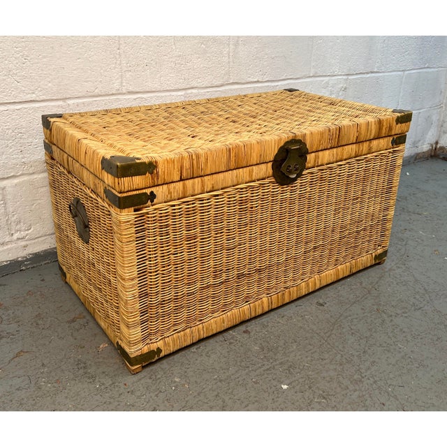 Vintage Asian Chinoiserie Wicker Trunk With Brass Hardware For Sale In New York - Image 6 of 17