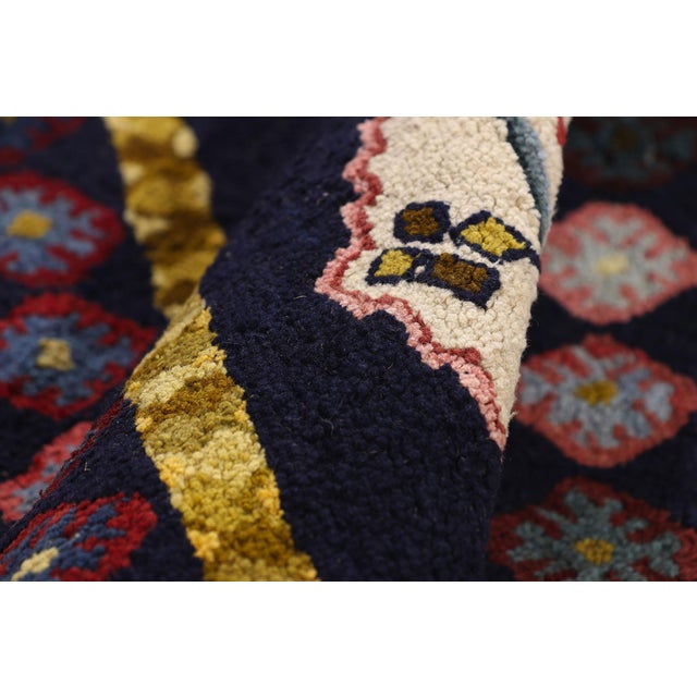 Vintage American Hooked Rug, 02'00 X 03'00 For Sale In Dallas - Image 6 of 10