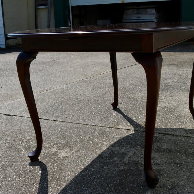 Ethan Allen 1979 Georgian Court Dining Table Attributed to Ethan Allen For Sale - Image 4 of 16
