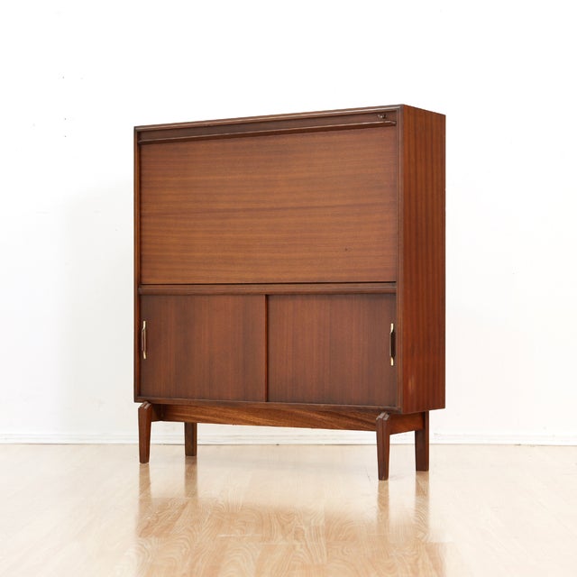 Small Mid Century 'Multi-Width' Liquor Cabinet by Beaver & Tapley For Sale In Los Angeles - Image 6 of 12