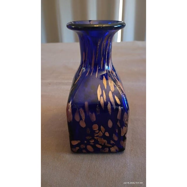 Beautiful Vintage Cobalt Blue Art Glass Accent Piece Add a touch of elegance and rich color to your décor with this...