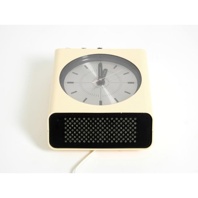Beige Universum Wall Clock with Radio by Adriano Rampoldi for Quelle Versand, 1970s For Sale - Image 8 of 18