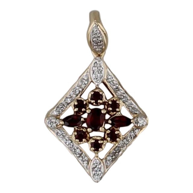 0.71ctw Garnet Diamond Cluster Pendant 14k Yellow Gold Drop For Sale