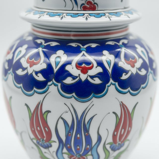 2020s Handmade Ceramic Small Lidded Vase (20cm) – “Küpecik” Form with Colorful Tulips – Elegant Tabletop Accent For Sale - Image 5 of 8