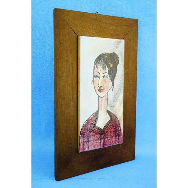 MEASUREMENTS (including stand): Height: 28 cm; Width: 18 cm; Depth: 2 cm; Weight: 0.7 kg Item : A fascinating piece of...