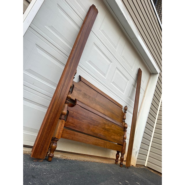 American Vintage Colonial Revival Poster Bed in the Style of Ethan Allen – Queen/Full For Sale - Image 3 of 12