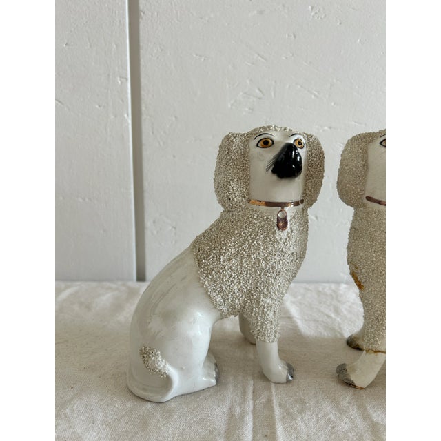 Chinoiserie Antique 19th Century English Pair of Staffordshire Poodles For Sale - Image 3 of 12