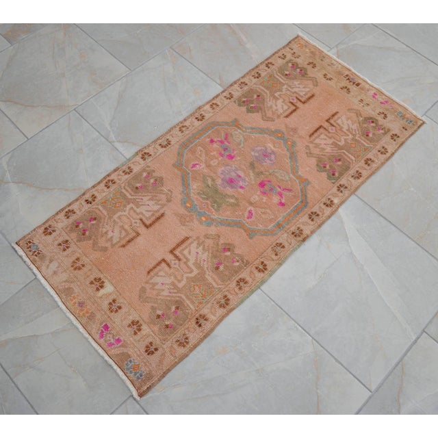 1960s Low Pile Hand Knotted Turkish Small Rug Faded Mat Accent Rug - 21'' X 45'' For Sale - Image 16 of 16